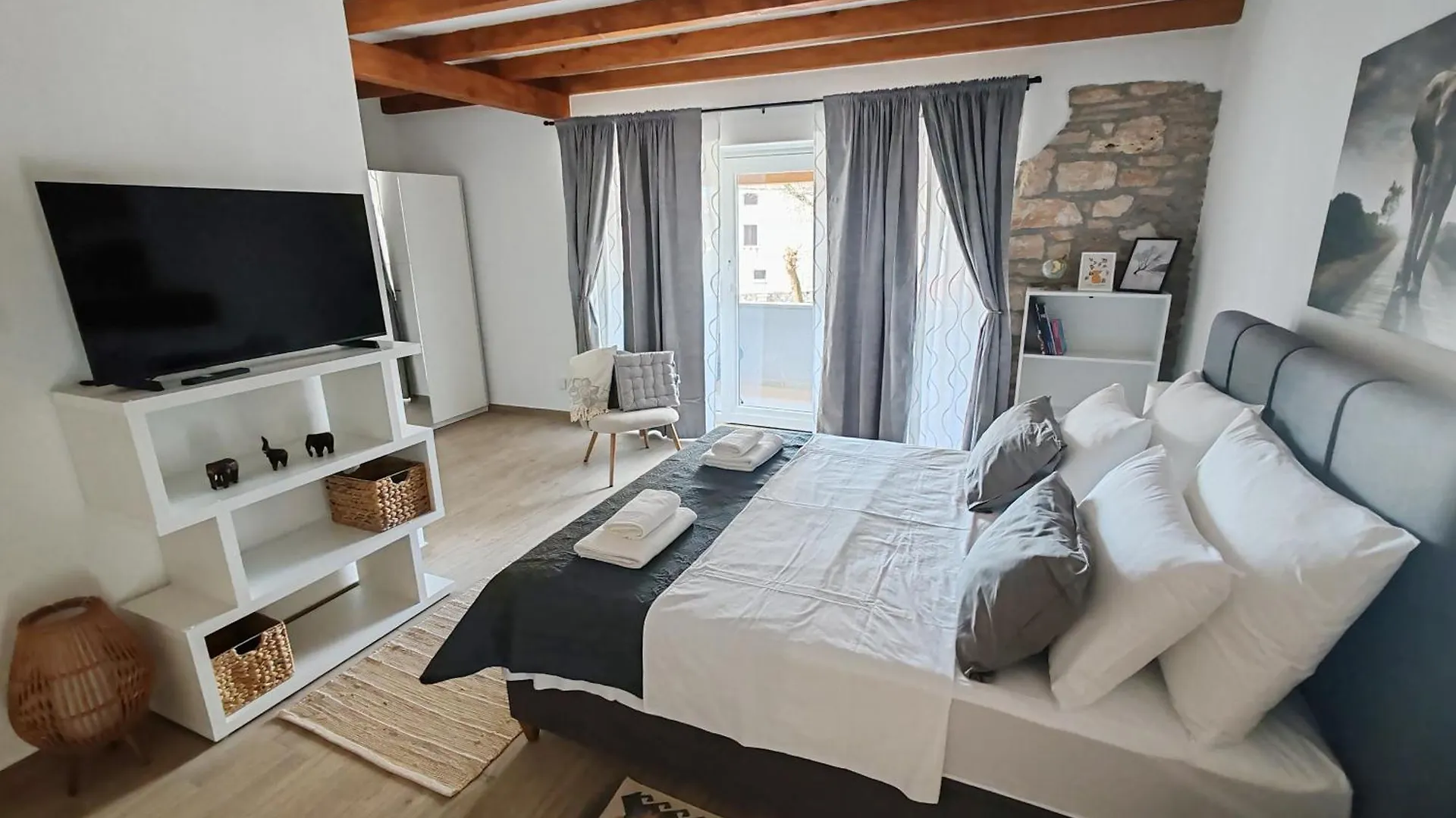 Villa Holiday Home Kapela Tomisici